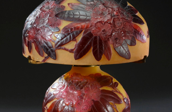 Lampe Champignon Art Nouveau en verre camée gravé à l'acide, attribuée à Émile Gallé, Nancy, 1904-1925