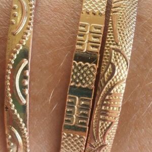 Ensemble de trois bracelets en or Art Déco 1920-1930 motifs géométriques fermoirs à charnière authentique