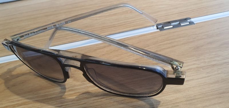 Lunettes de soleil contemporaines en acétate noir design élégant 2020-2025