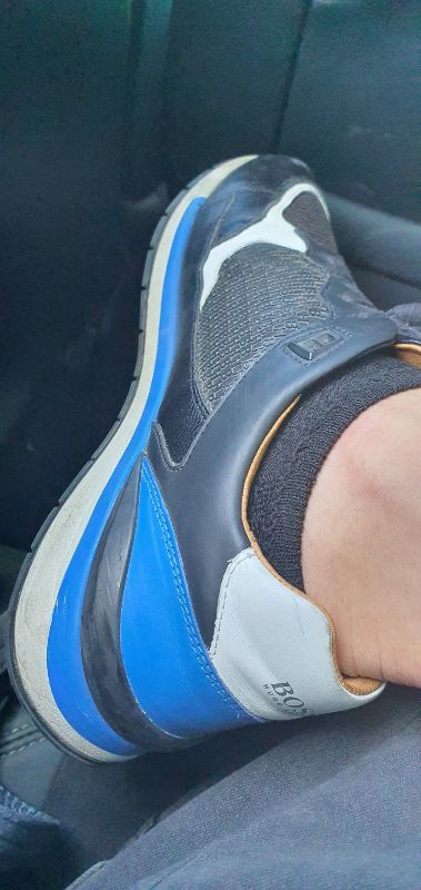 Sneakers Dior en daim et cuir bleu/gris, design élégant et fabrication de haute qualité, années 2020