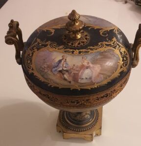 Vase en Porcelaine Napoléon III Doré XIXe Siècle