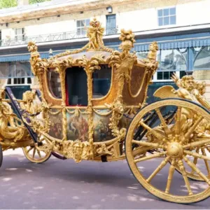 Calèche Rococo Louis XV en Bois Doré et Laiton