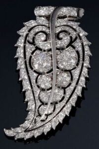Broche Art Déco Feuille Persane Platine Diamants Suzanne Belperron 1925-1935